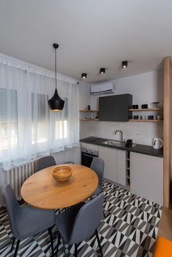 Republic Square Apartment - With Garage Novi Sad Exterior photo